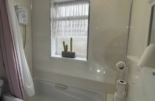 Darlaston Apartment | Comfy One Bedroom Apartment