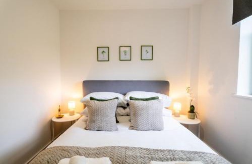 Taunton Apartment | Comfy One BR | Free Parking