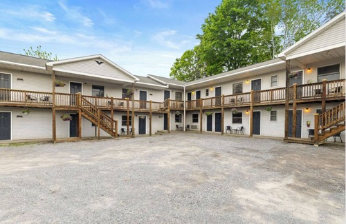 East Springfield House | Comfy & Pet Friendly Stay Near Cooperstown