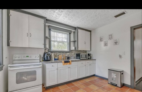 Urban Core House | Comfy pet friendly home in JAX mins to downtown