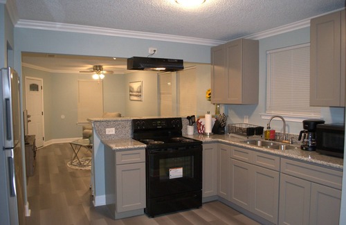 Fillmore House | Comfy Pet-Friendly 2-bedroom house in vibrant New Orleans with WiFi, AC