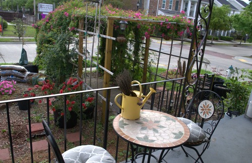 Fillmore House | Comfy Pet-Friendly 2-bedroom house in vibrant New Orleans with WiFi, AC