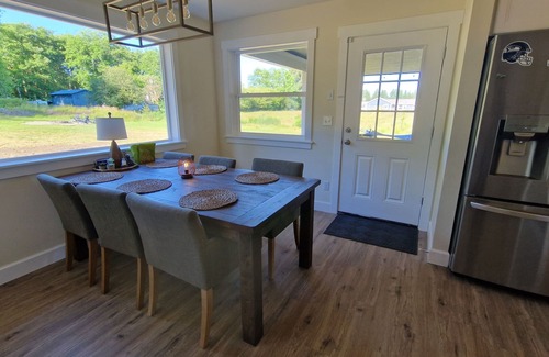 Forks House | Comfy PNW escape in town - quiet and peaceful, brandnew house