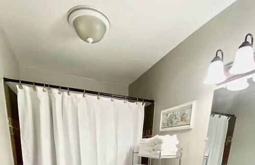 Pocatello House | Comfy Pocatello home-central to park and grocery.