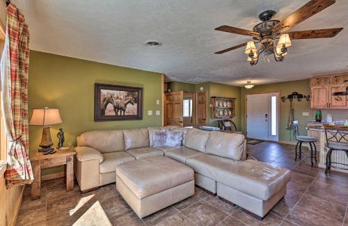 Boone Apartment | Comfy Ranch Apartment in New River Stables!
