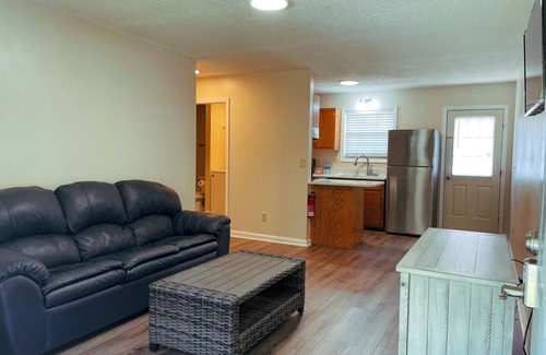 Crossville Apartment | Comfy Retreat - Queen Bed Central Crossville