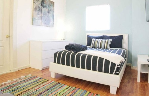 Pico-Union House | Comfy Room with Private Bathroom in Koreatown LA
