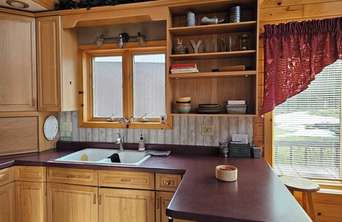 Birchwood House | Comfy, Serene Home with "Barndo Den" - ATV, FISH, PLAY, Relax!