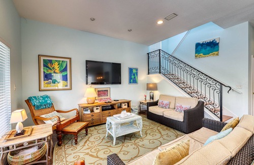 Avalon Beach Estates House | Comfy & spacious home with private & shared pools - three blocks to the beach