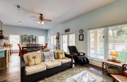Avalon Beach Estates House | Comfy & spacious home with private & shared pools - three blocks to the beach
