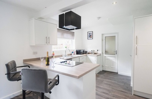 Preston House | Comfy Spacious Home Near Preston City Centre - Sleeps 7