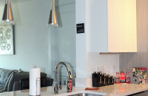 Cumberland Apartment | Comfy Stay In ATL, Truist Park 5min, Walking Distance To Food & Fun, Nearby DTN!