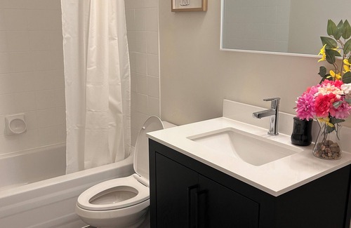 Malvern House | Comfy stay near 401, UofT Scarborough and Centennial