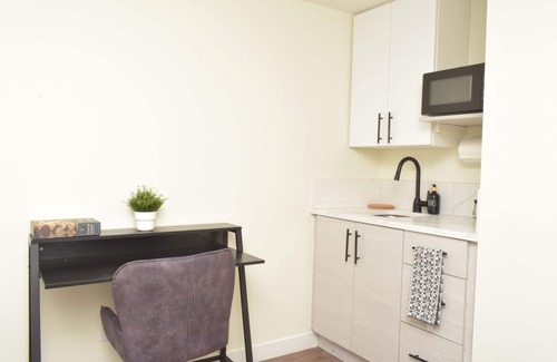 West Edmonton Apartment | Comfy Studio Apartment Near WEM