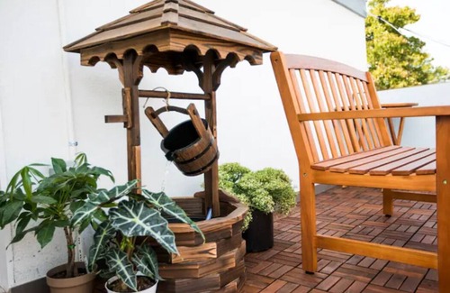 East Flushing Apartment | Comfy Studio! Beautiful Deck! Outdoor Kitchen!