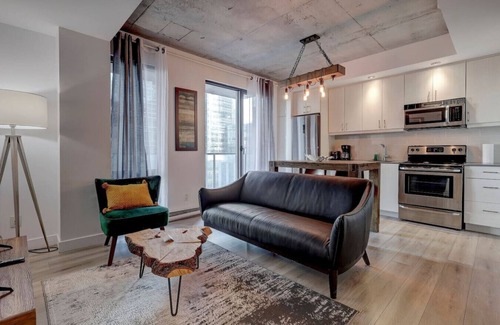 Cite Multimedia Apartment | comfy studio in Old Port Montreal
