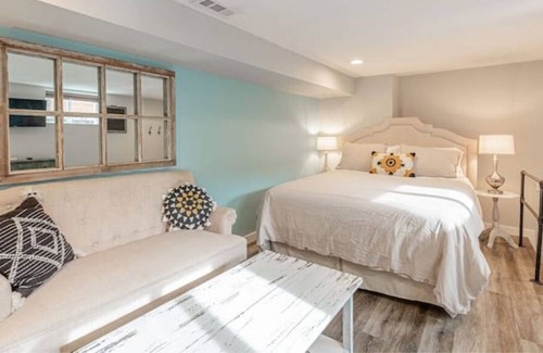 Columbia City Apartment | Comfy studio, walkable neighborhood!