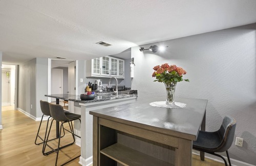 Gunbarrel Apartment | Comfy, Stylish Apartment near Restaurants, Breweries, Hiking Trails, Coffee Shop