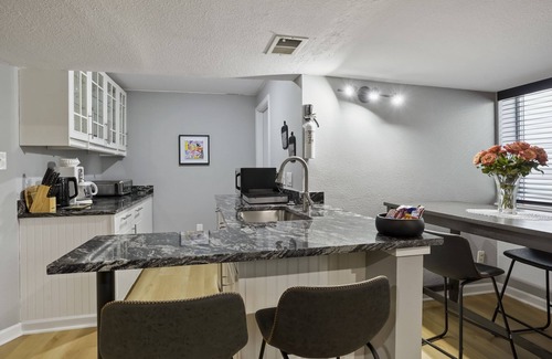 Gunbarrel Apartment | Comfy, Stylish Apartment near Restaurants, Breweries, Hiking Trails, Coffee Shop