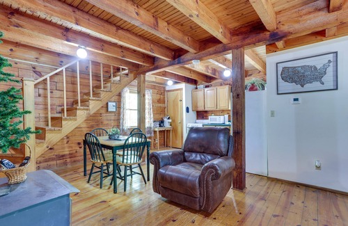 Taswell Cabin | Comfy Taswell Cabin Rental - Community Amenities!