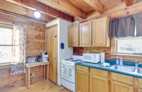 Taswell Cabin | Comfy Taswell Cabin Rental - Community Amenities!