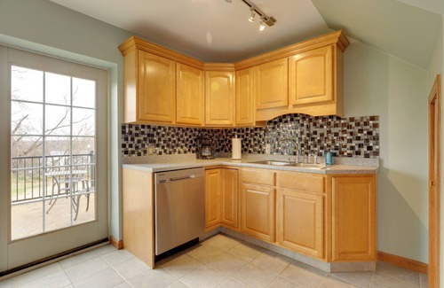 Tiverton House | Comfy Tiverton Home Near Newport & Beaches!