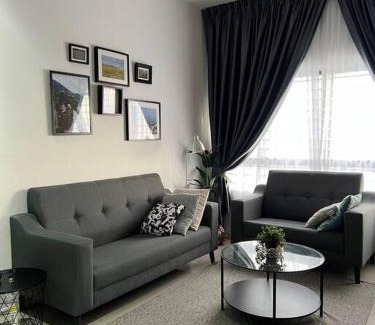 Bangi Sentral Apartment | Comfy Tokma's Home Bangi - FREE Wifi, Prime, InfinityPool