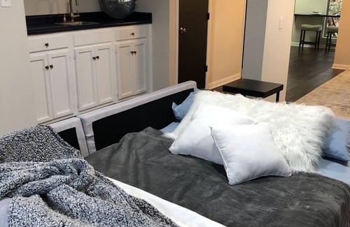 Sherwood Condo | Comfy, Updated, Convenient Condo Great for a Group or Family