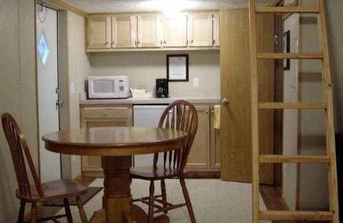 Meadview House | Comfy Vacation Rental with Wi-Fi and Kitchenette in Meadview, Arizona