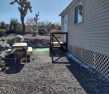 Meadview House | Comfy Vacation Rental with Wi-Fi and Kitchenette in Meadview, Arizona