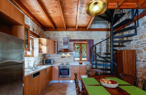 Skaleta Villa | Comfy Villa - Private Pool with Seaview - 500m by the sea