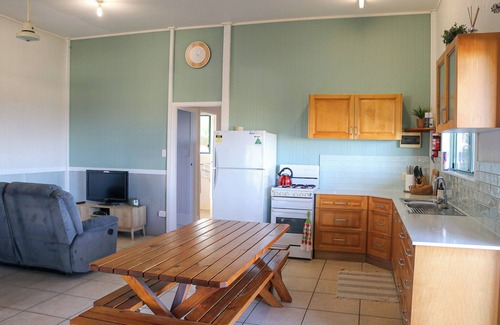 Orchid Beach House | Comfy, well equipped shed house with Ocean views. Island Time, Orchid Beach.