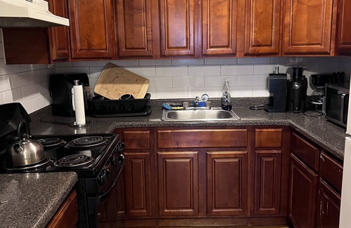Williamsbridge Apartment | Comfy Woodlawn Home Away from Home