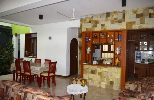Boralesgamuwa House | Comfystay Home Stay