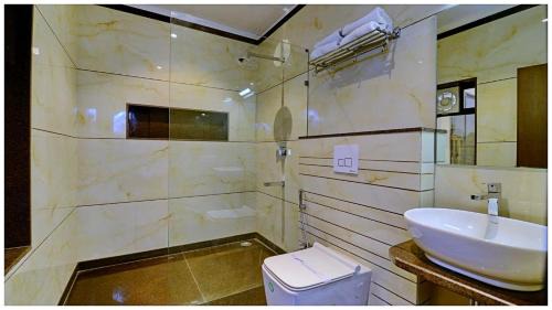 Janjgir Hotel | Comic Comfort Getaway - Warm Hospitality Hotel