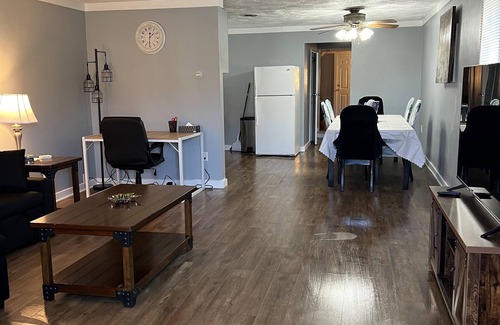 Mount Pleasant Apartment | Coming into town for any special event.Cozy spacious space with all your needs!