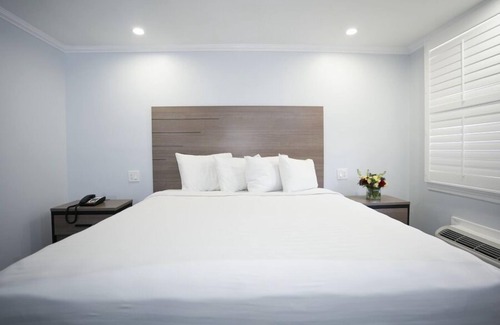 Commack Hotel | Commack Inn