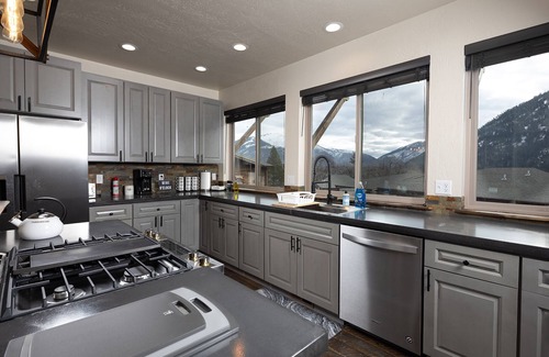 East Missoula Condo | Commanding views just minutes from downtown with Elevator access