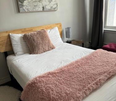 Whyte ave Hotel | Commercial Hotel