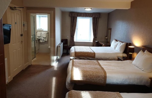 Cromarty Firth Hotel | Commercial Hotel