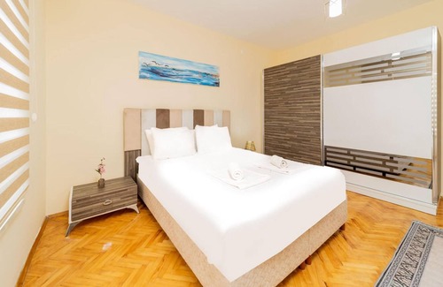 Altnkum Mahallesi Apartment | Commodious Flat Near Seaside in Antalya Konyaalti