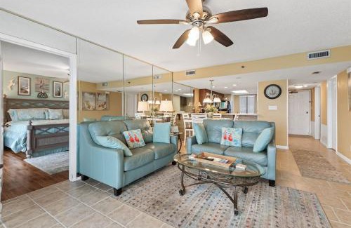 Lower Grand Lagoon Apartment | Commodore 1205 with 2 beachfront masters