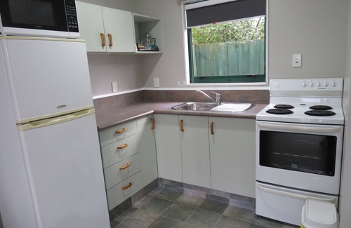 Springlands Hotel | Commodore Court Motel