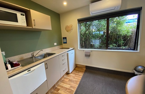 North Dunedin Hotel | Commodore Motels