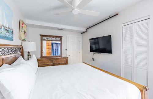 Historic Seaport Apartment | Commodore's Cove