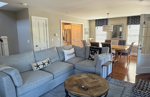 Nantucket House | Community Pool, Fitness Room and Tennis Court