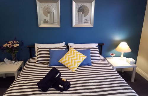 Como Bed & Breakfast | Como House Garden View Suite