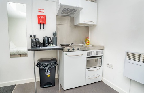 Coventry City Centre Apartment | Compact Central Coventry Budget Studio