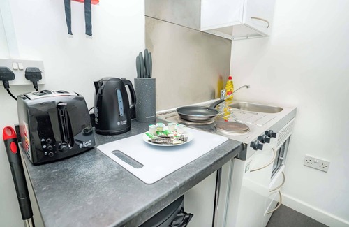 Coventry City Centre Apartment | Compact Central Coventry Budget Studio