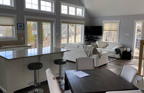 Upper Blandford Cottage | Compass cabin in Deep Cove